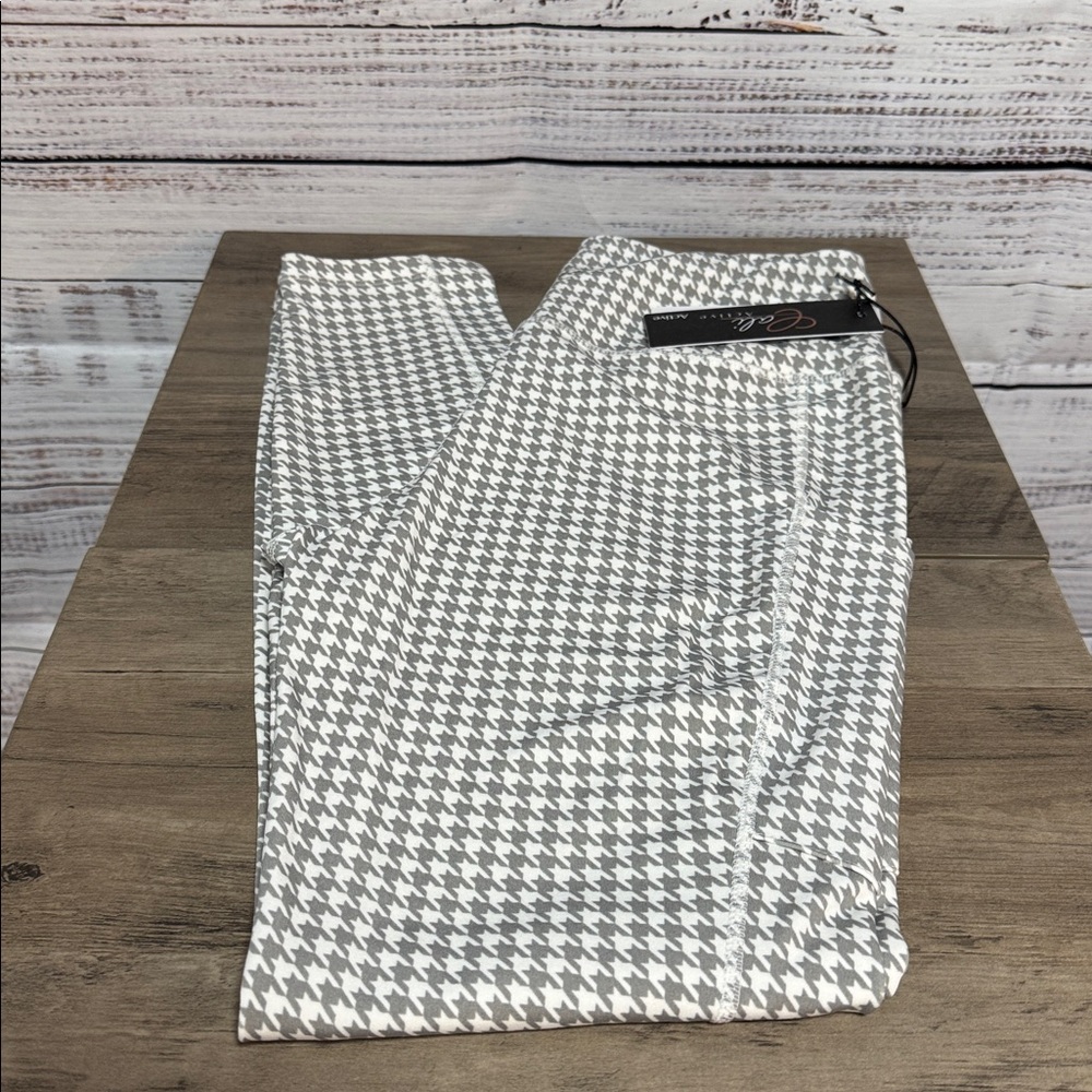 NWT Cali Active Houndstooth Leggings with Pockets